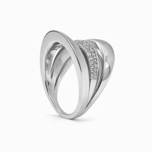 Anillo de diamantes oro blanco diseño moderno pavé curvo