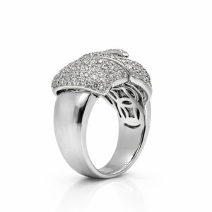 Anillo de diamantes oro blanco diseño lazo pavé elegante