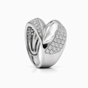 Anillo de diamantes oro blanco diseño moderno pavé curvo elegante