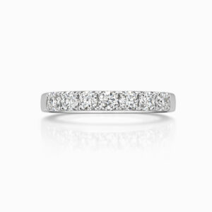 Anillo de diamantes oro blanco media alianza pavé clásico