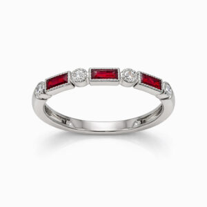 Anillo de rubíes baguette y diamantes en oro blanco