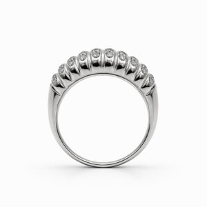 Anillo estriado de diamantes en oro blanco