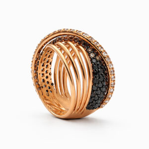 Anillo pavé de diamantes negros y blancos en oro rosa