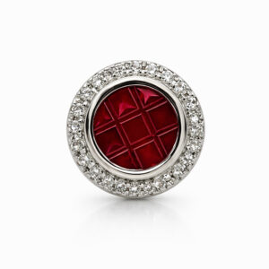 Aros oro blanco con rubí rojo y diamantes diseño ovalado elegante